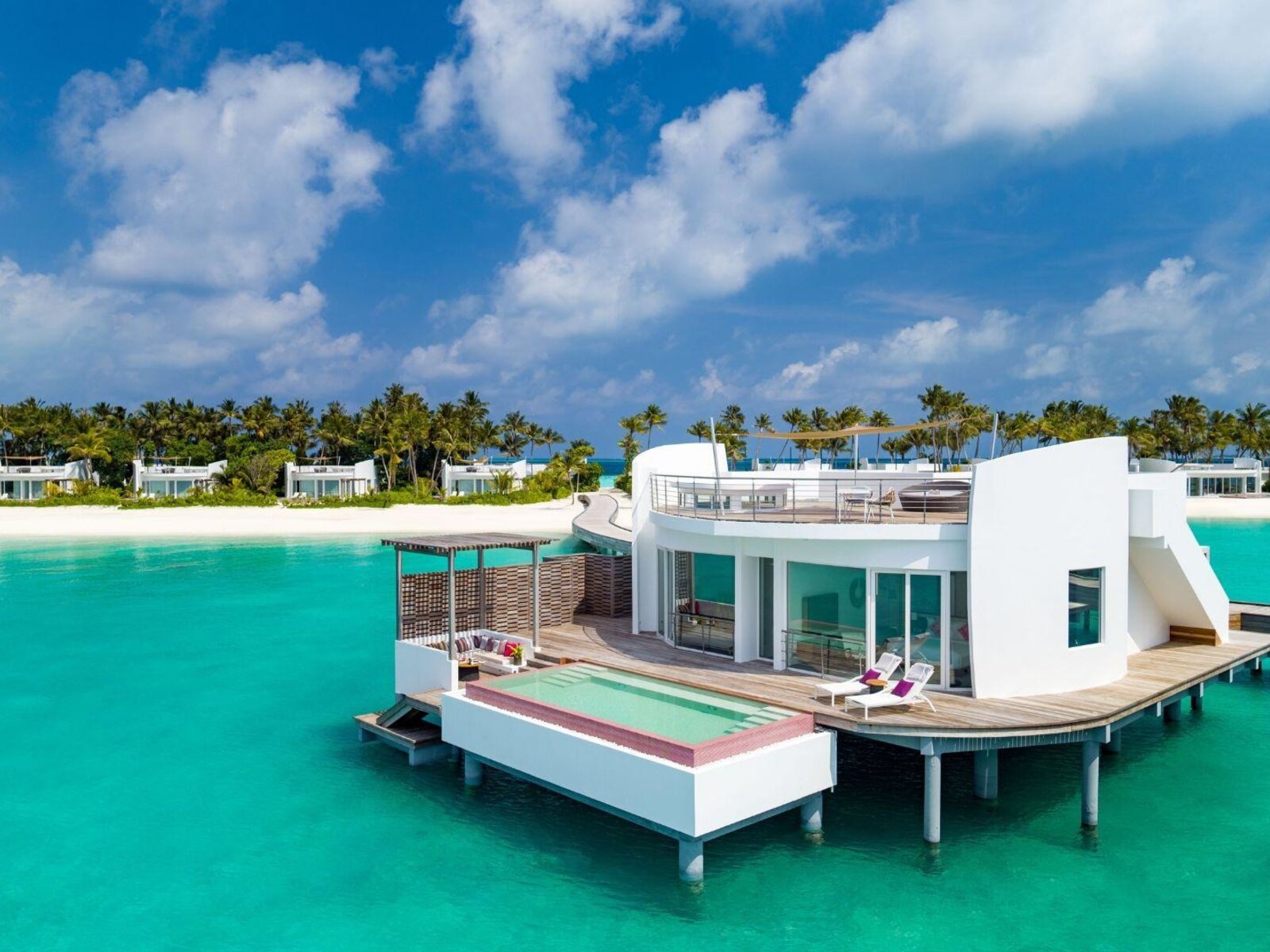 Wohnbeispiel Water Villa with Pool