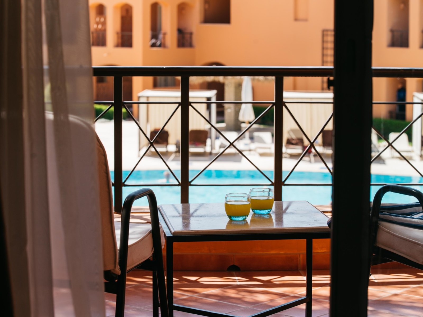 Superior Pool View