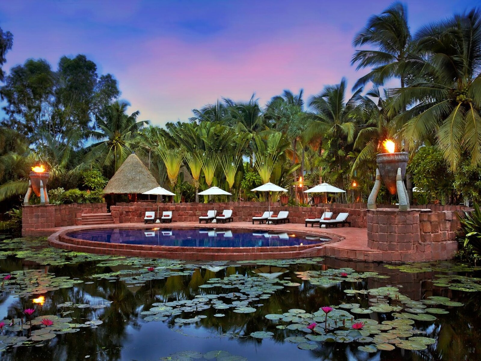 Club Lagoon Pool