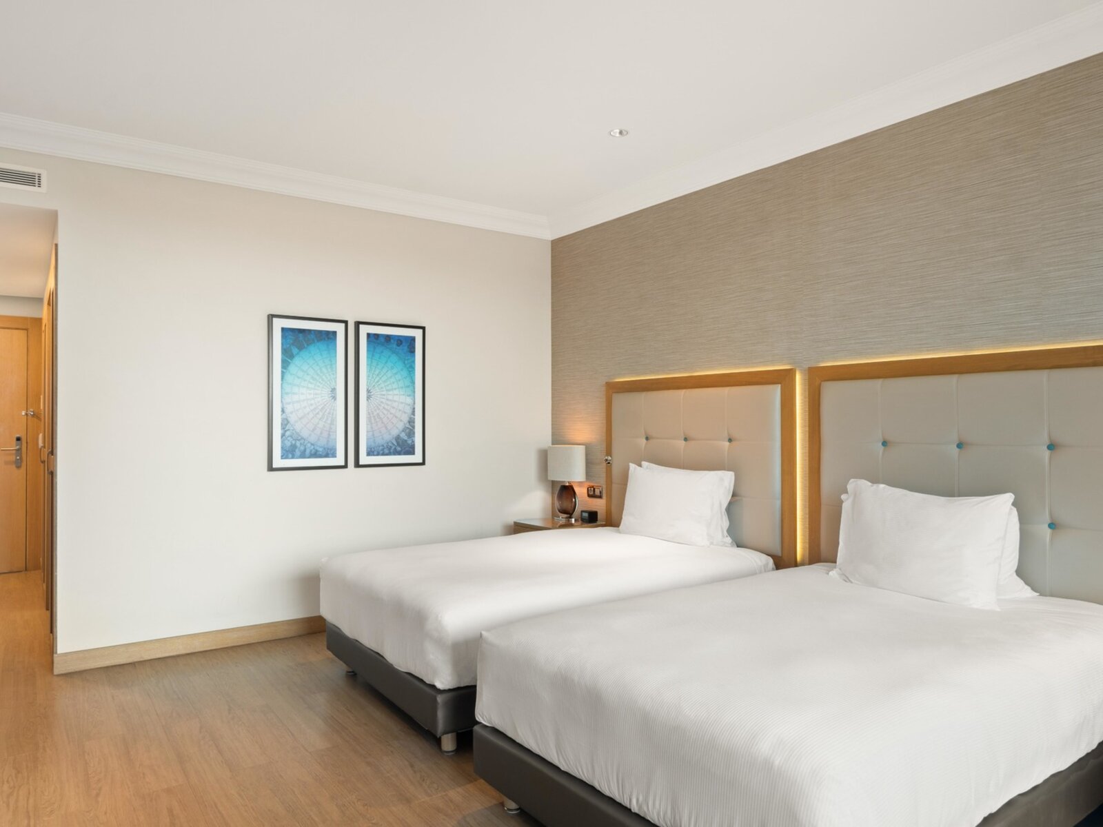 Twin Deluxe Room with Garden View and Terrace