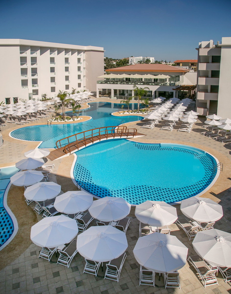 MAIN POOL
