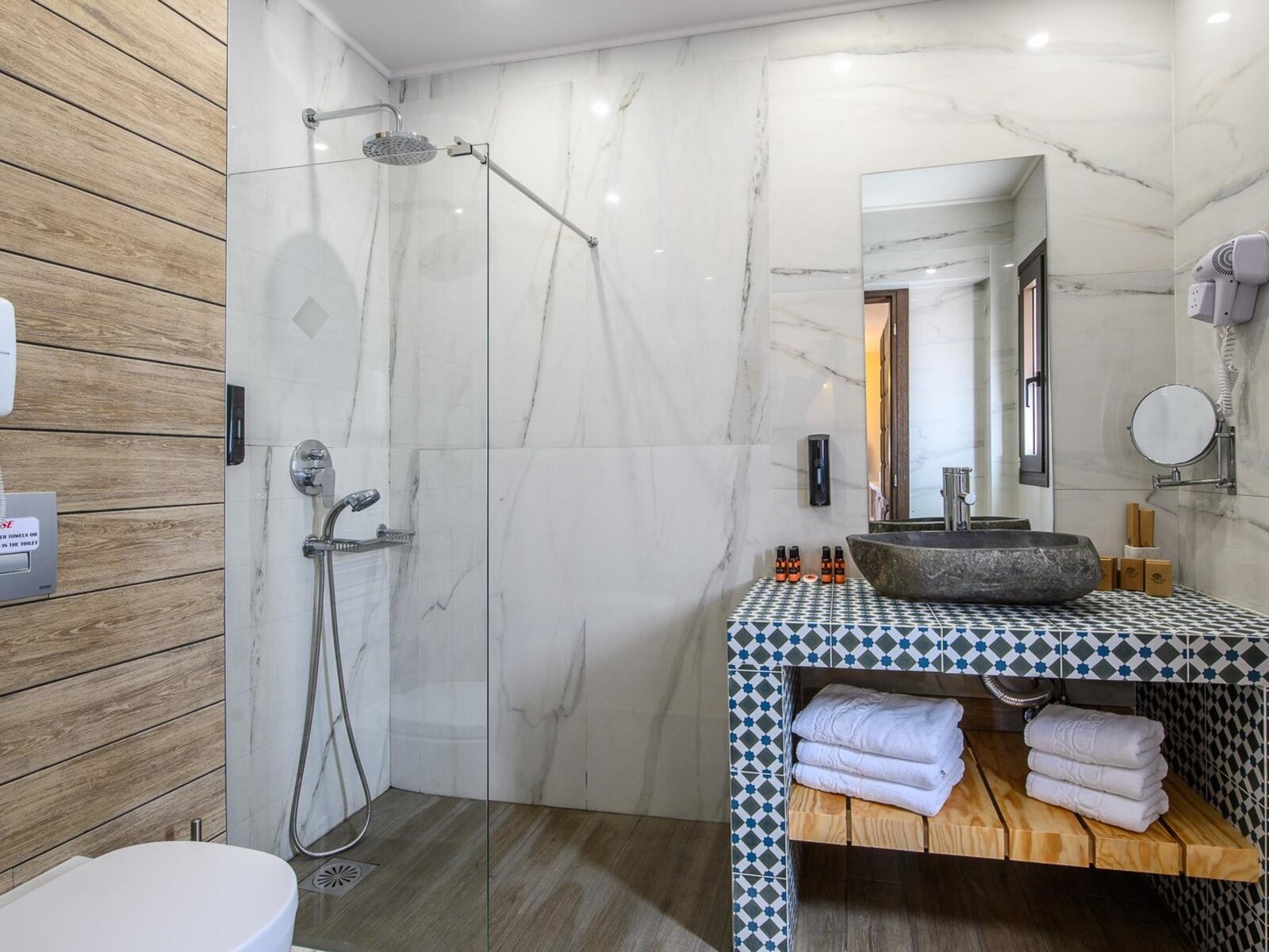 Wohnbeispiel Premium Room with Sea View  Outdoor Jetted Tub