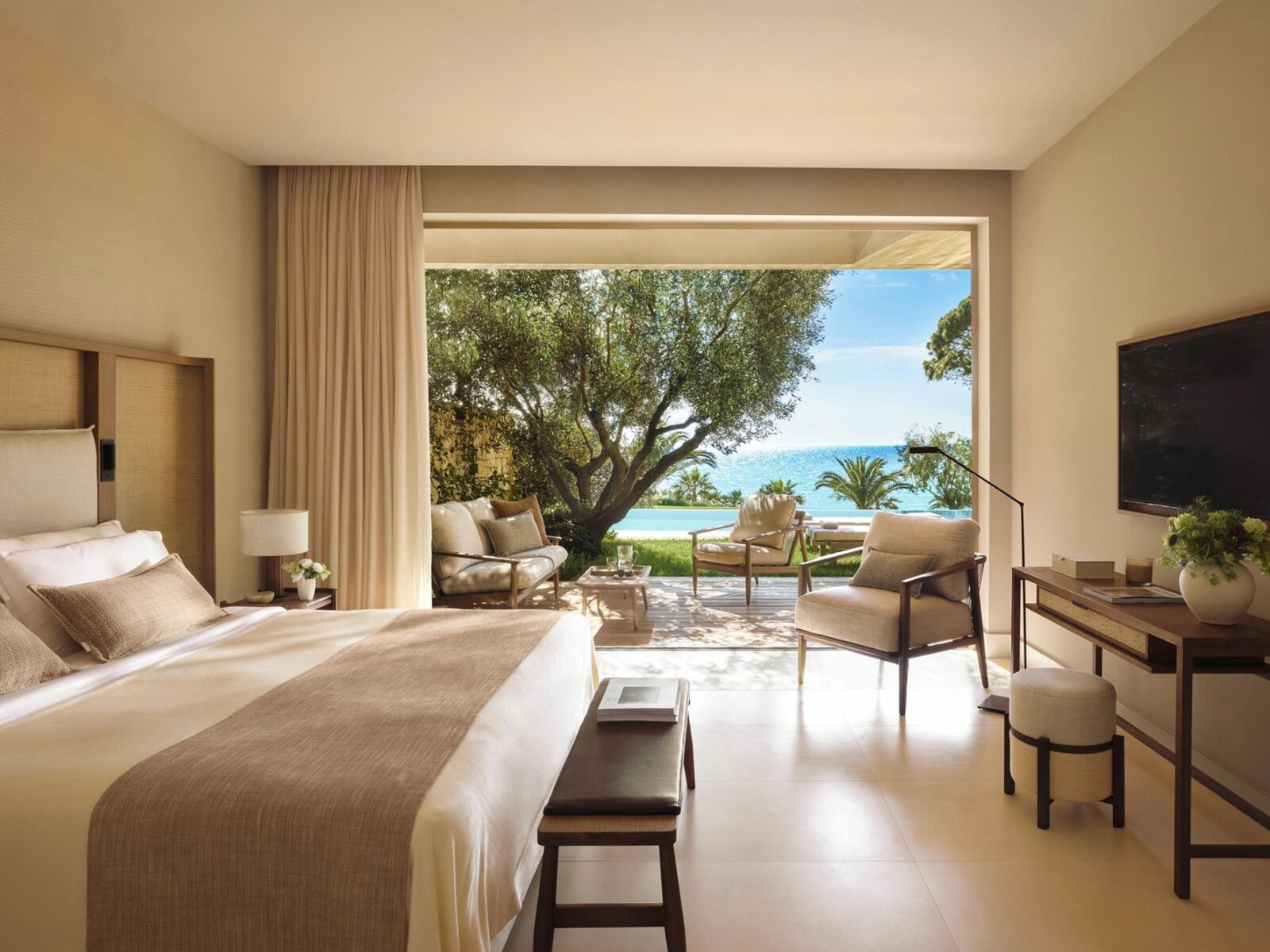 Wohnbeispiel Two Bedroom Bungalow Suite Private Pool / Front Sea View