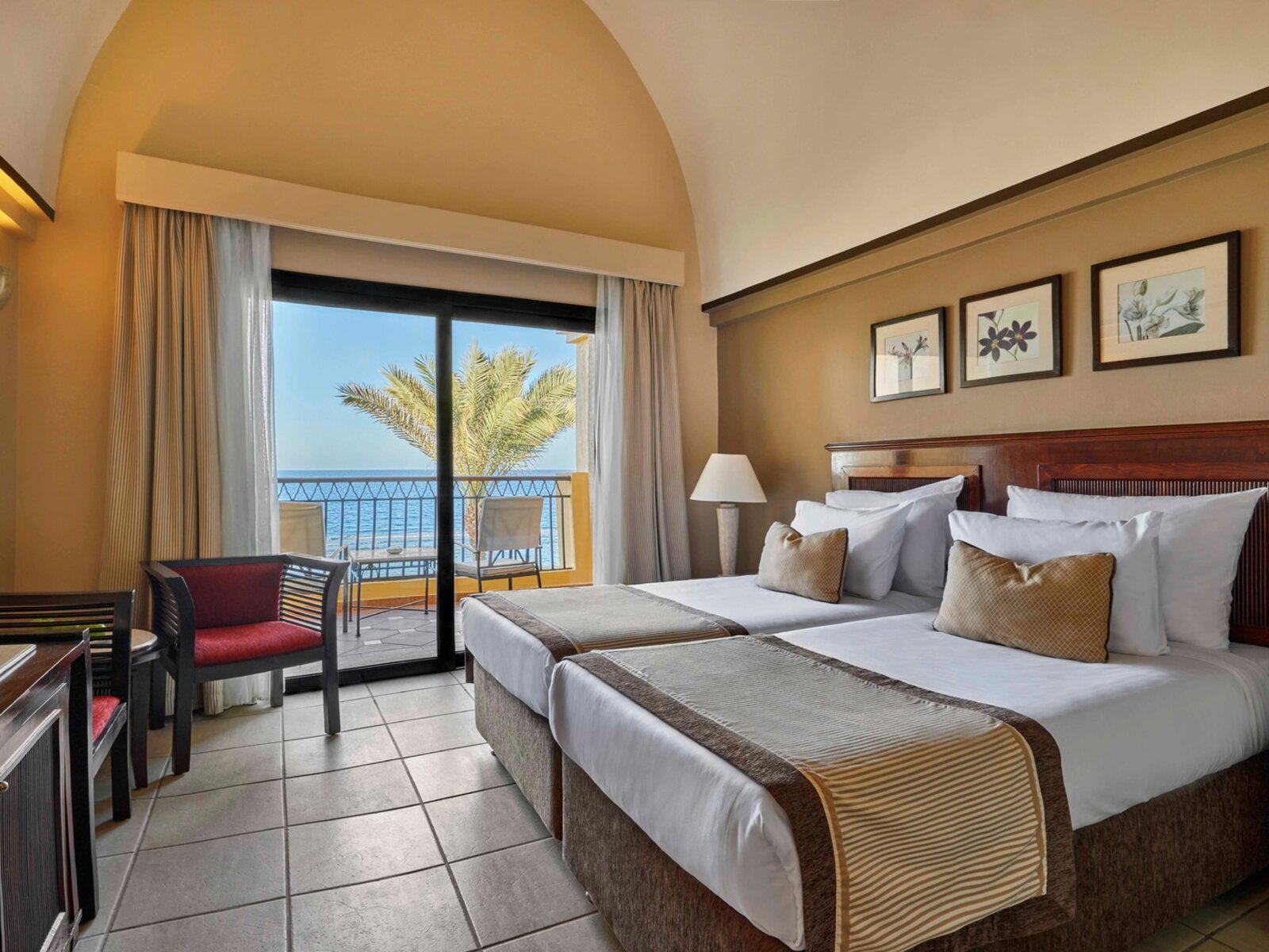 Wohnbeispiel Deluxe Family Room Sea View