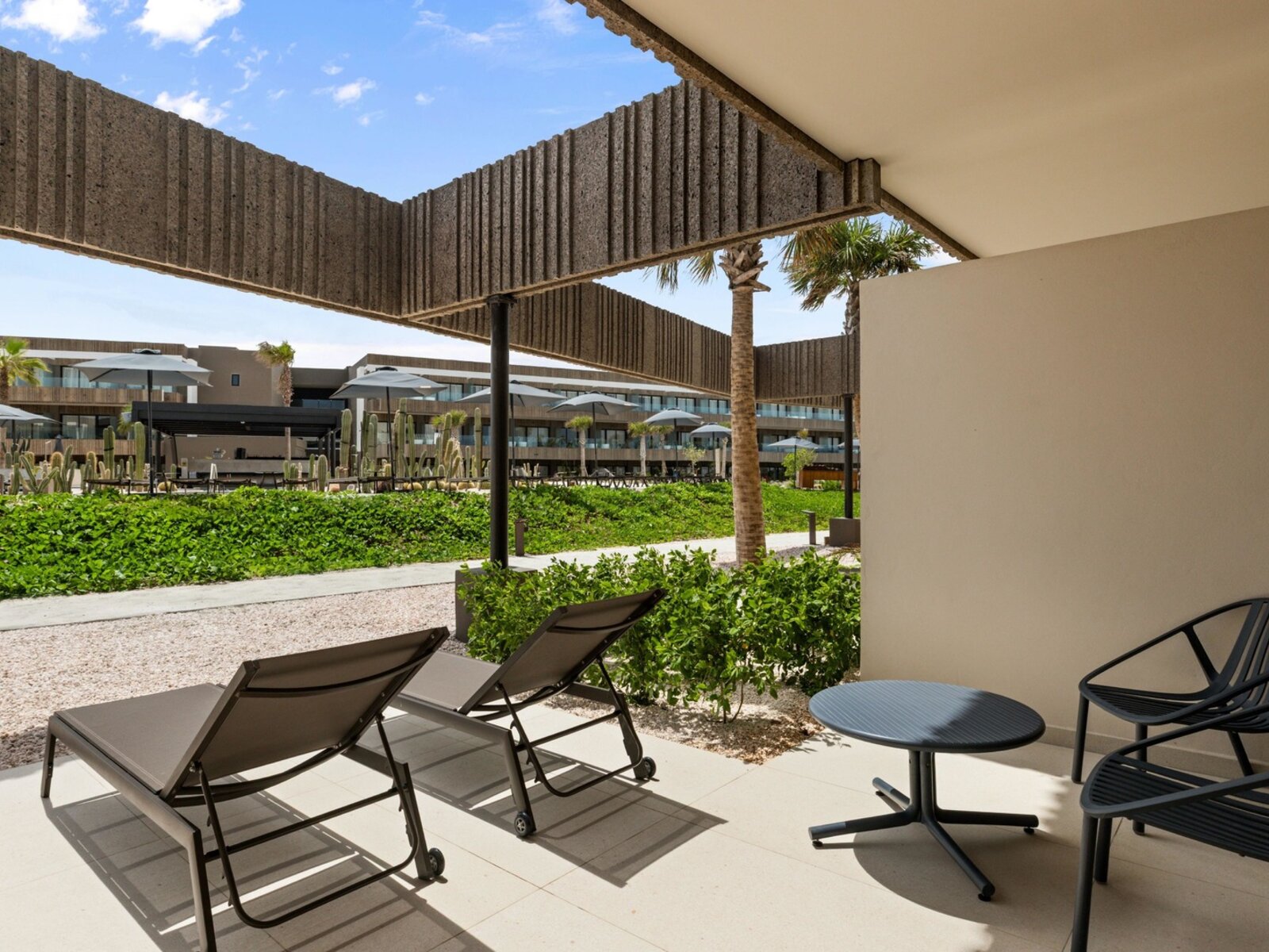 Wohnbeispiel Junior Suite Pool Side Terrace