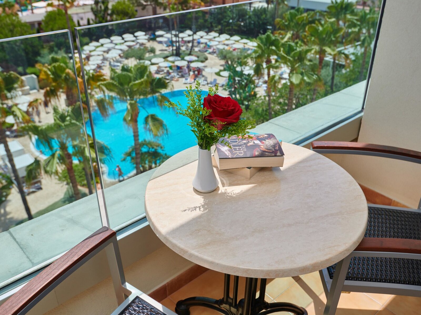 Wohnbeispiel Junior suite pool view