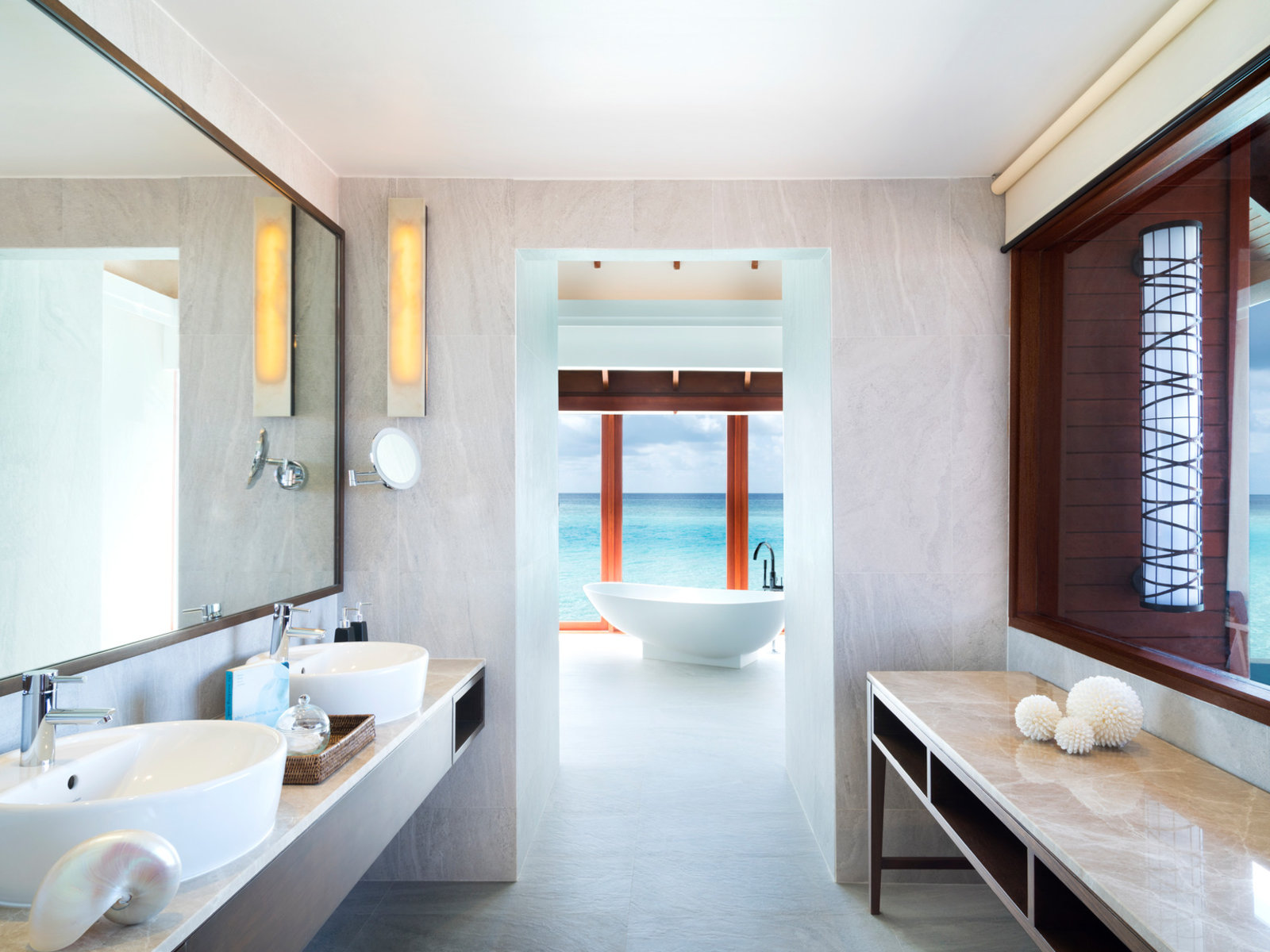 Wohnbeispiel Sunset Over Water Suite