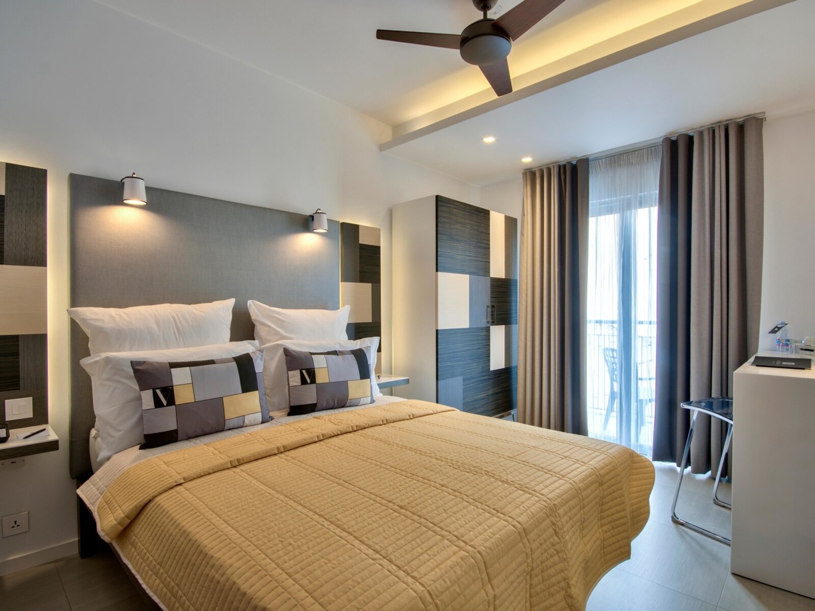 Economy Room