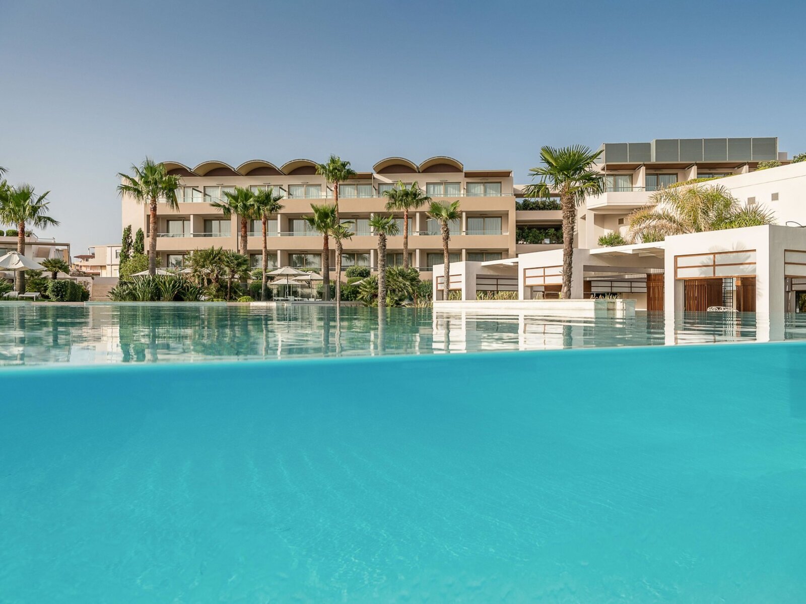 Main Glass Pool