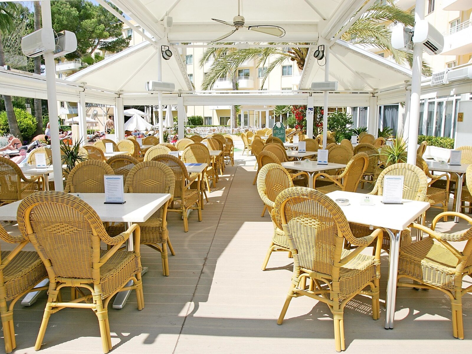Pool Bar