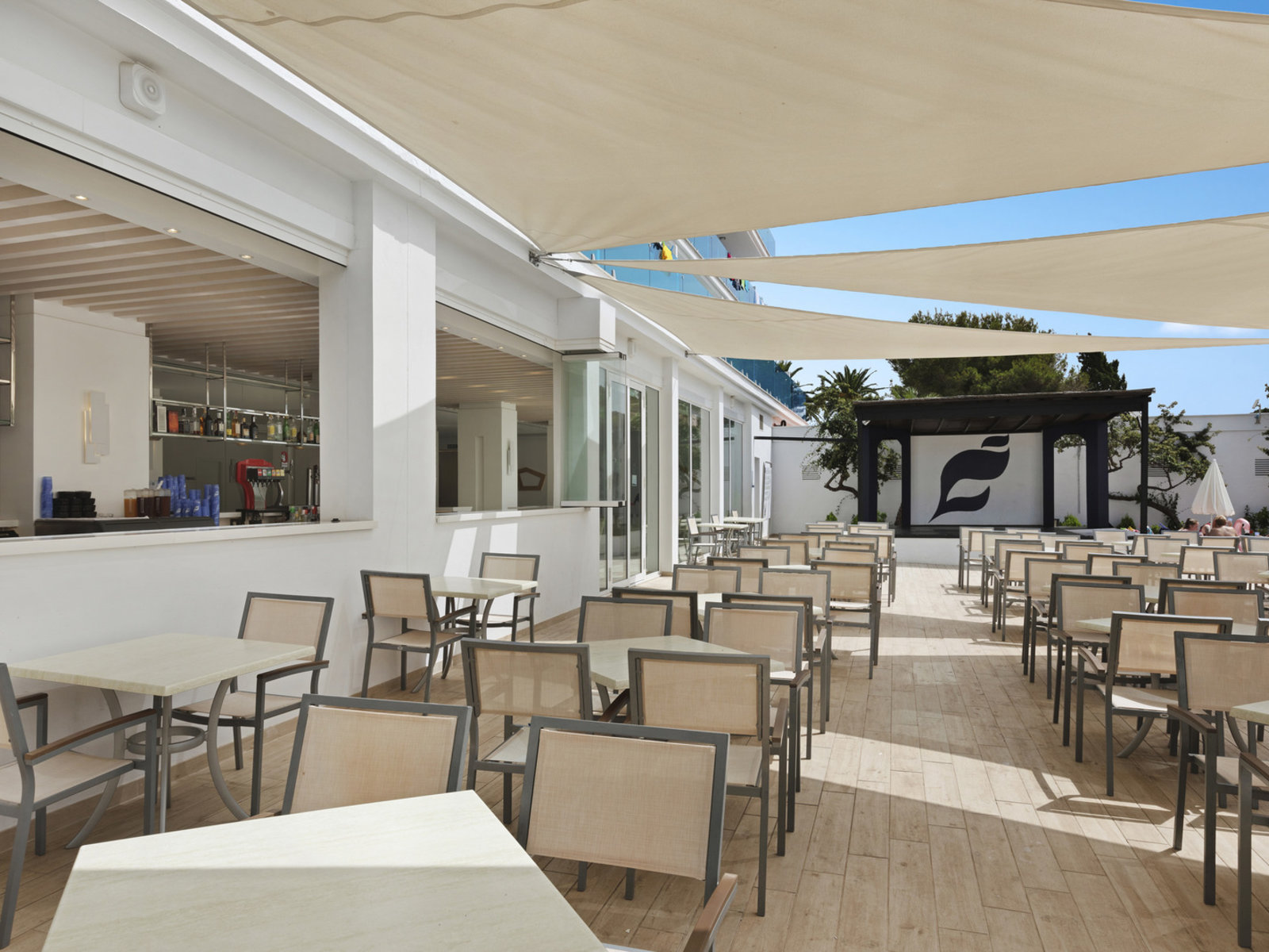 Lounge Bar