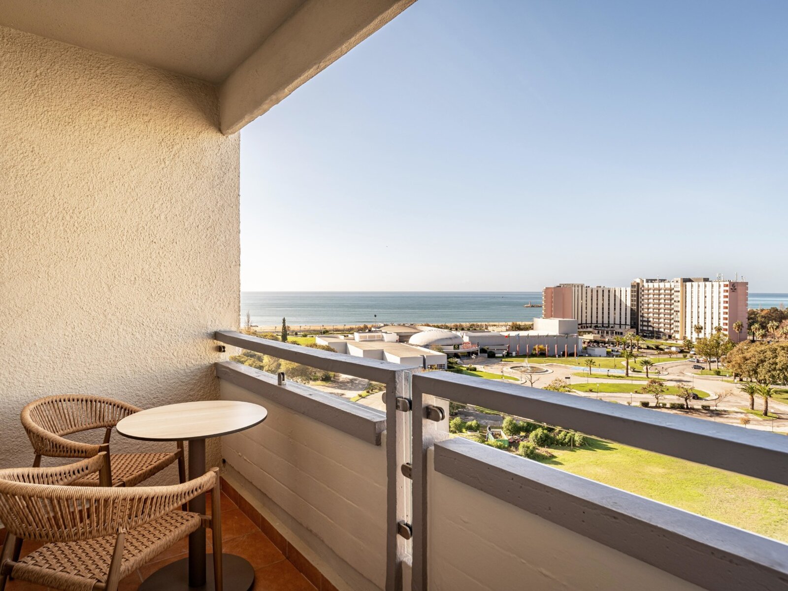 Wohnbeispiel DOUBLE ROOM KING/TWIN BEDS SEA VIEW