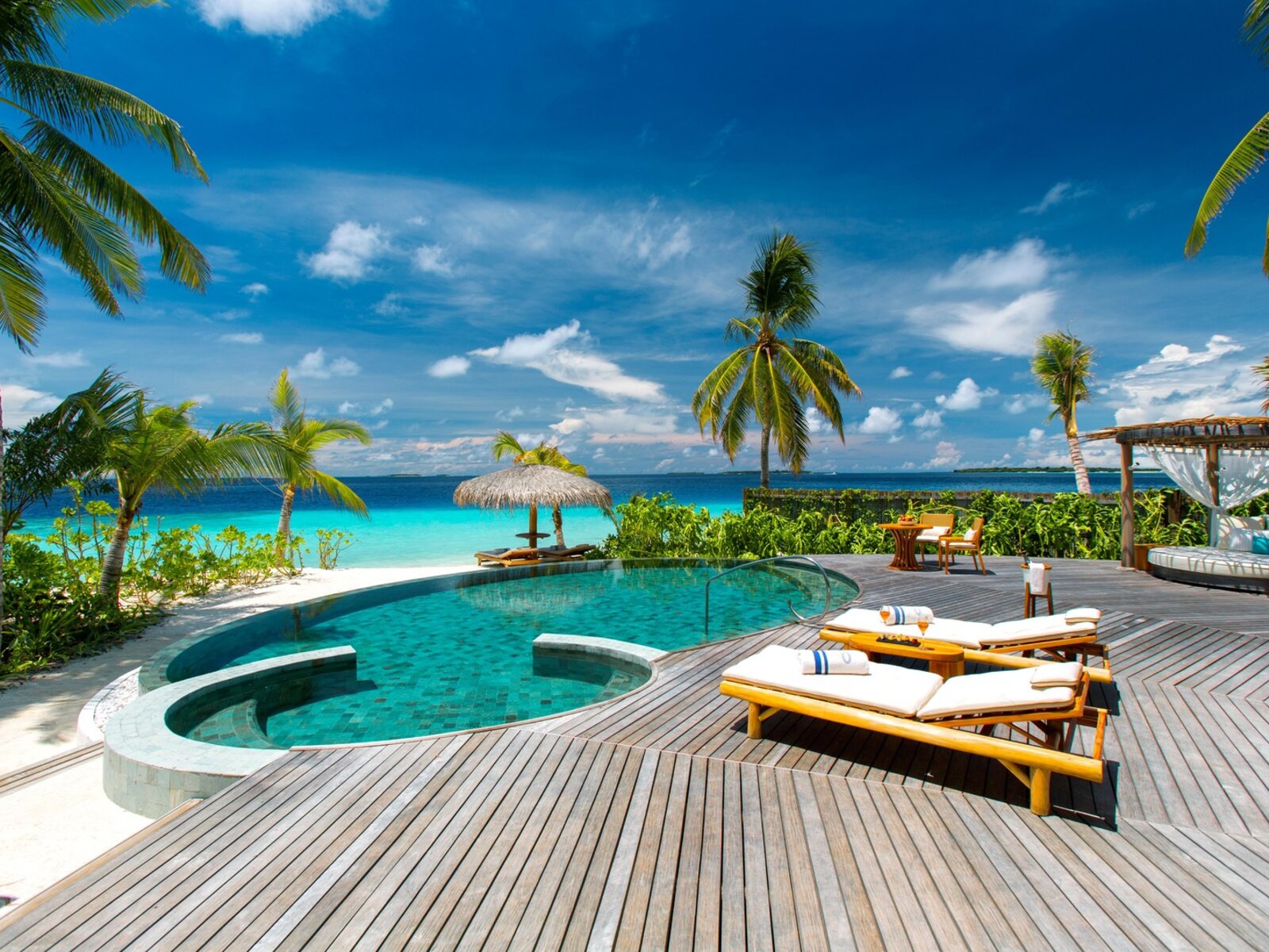 Wohnbeispiel Beach Residence with Private Pool
