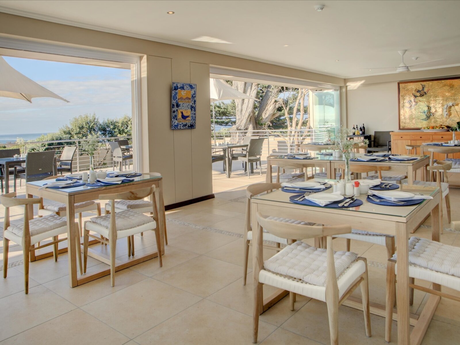 Breakfast room