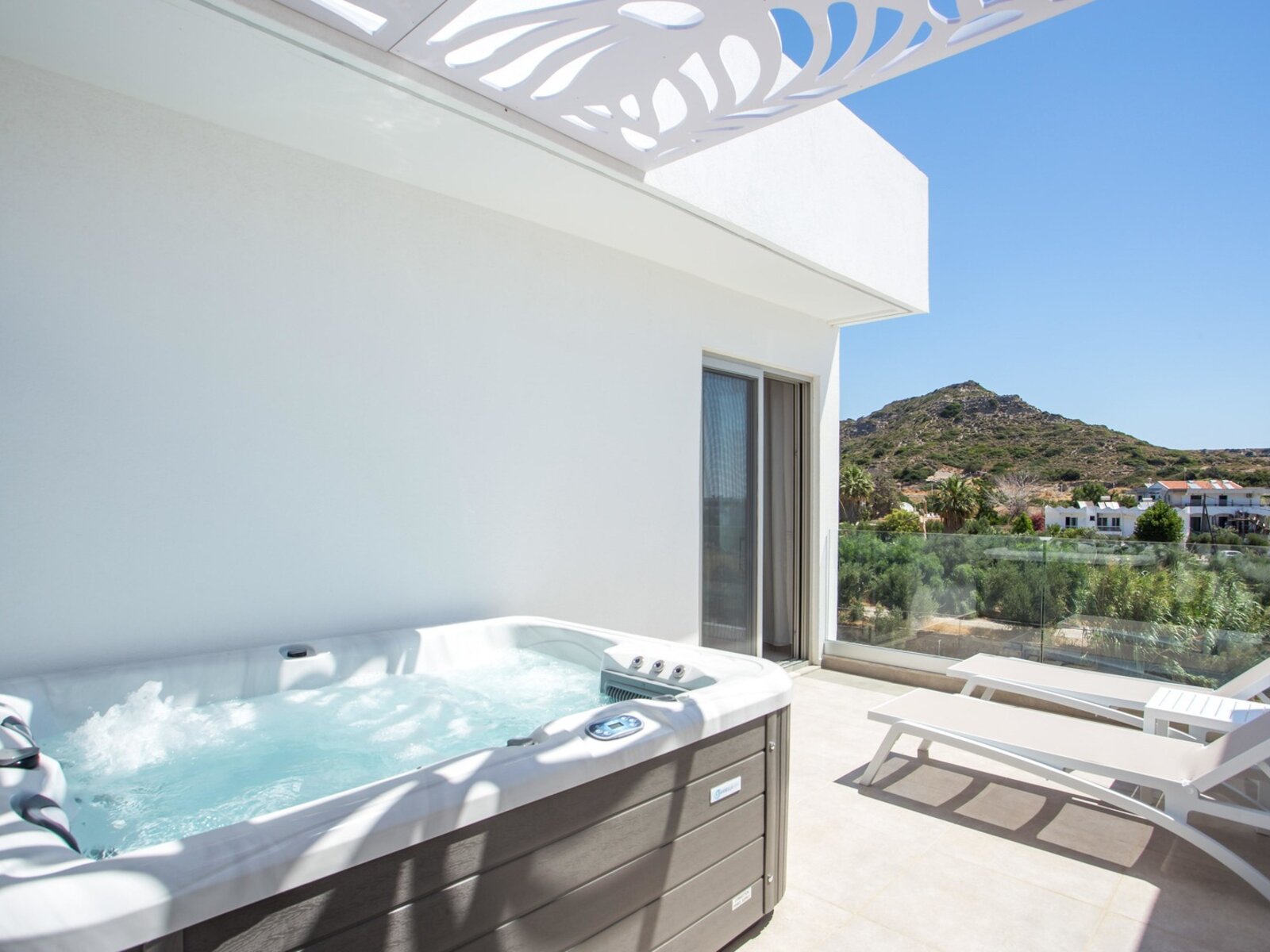 Suite with outdoor Jacuzzi