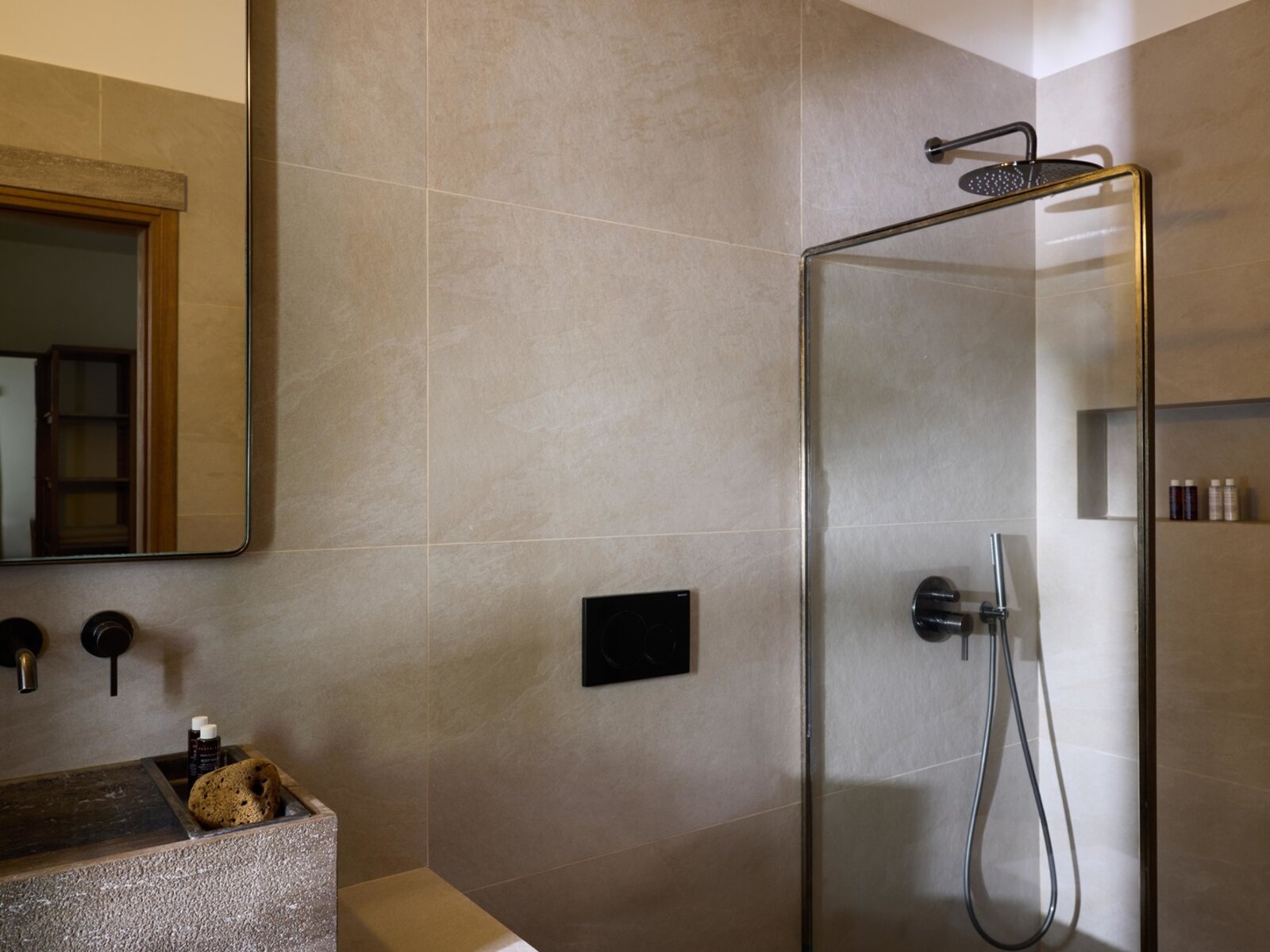 a;partment suite