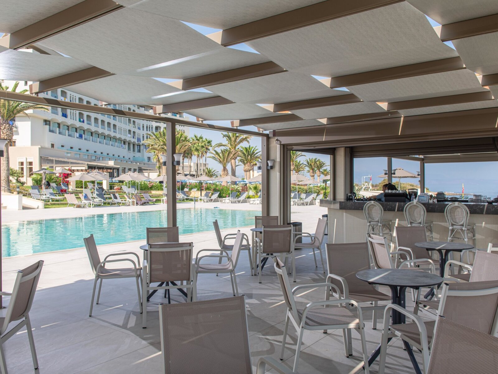 Pool Bar