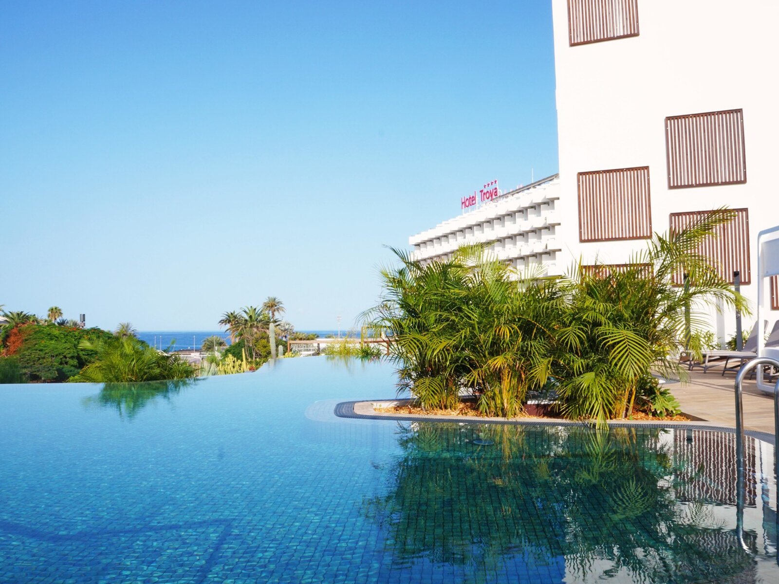 Piscina de adultos Infinity