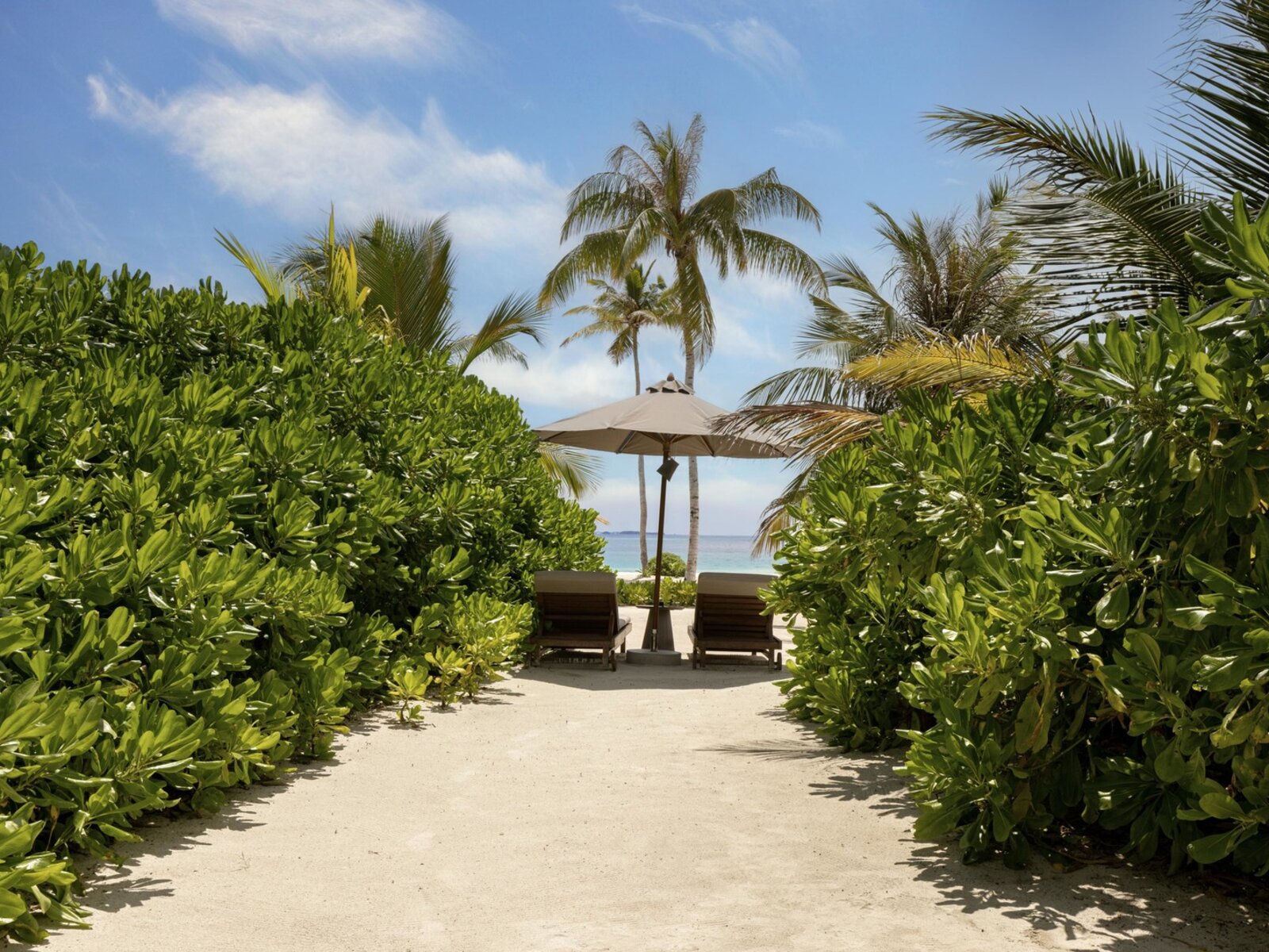 Wohnbeispiel Deluxe Beach Villa with Pool