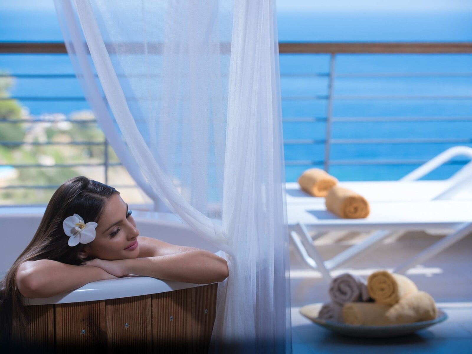 Wohnbeispiel Executive Double Sea View with Outdoor Jacuzzi
