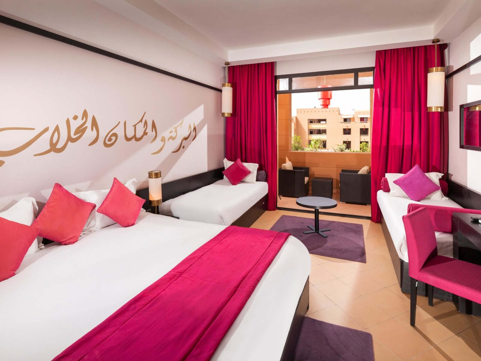 Wohnbeispiel Standard double with 2 extra beds