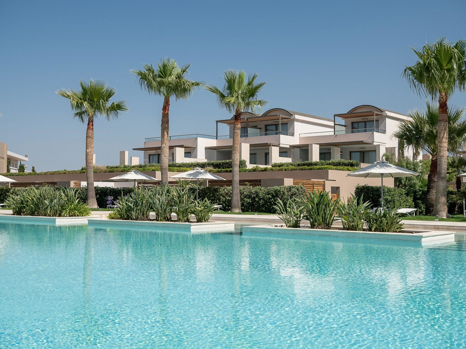 Main Glass Pool
