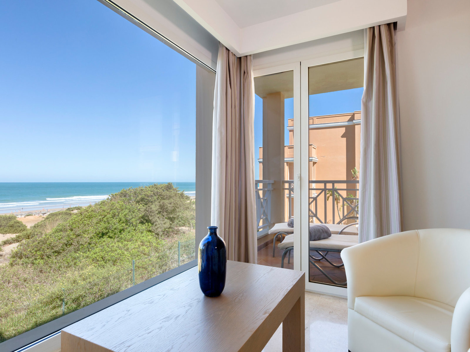 Wohnbeispiel Juniorsuite direct sea view(JS-06)