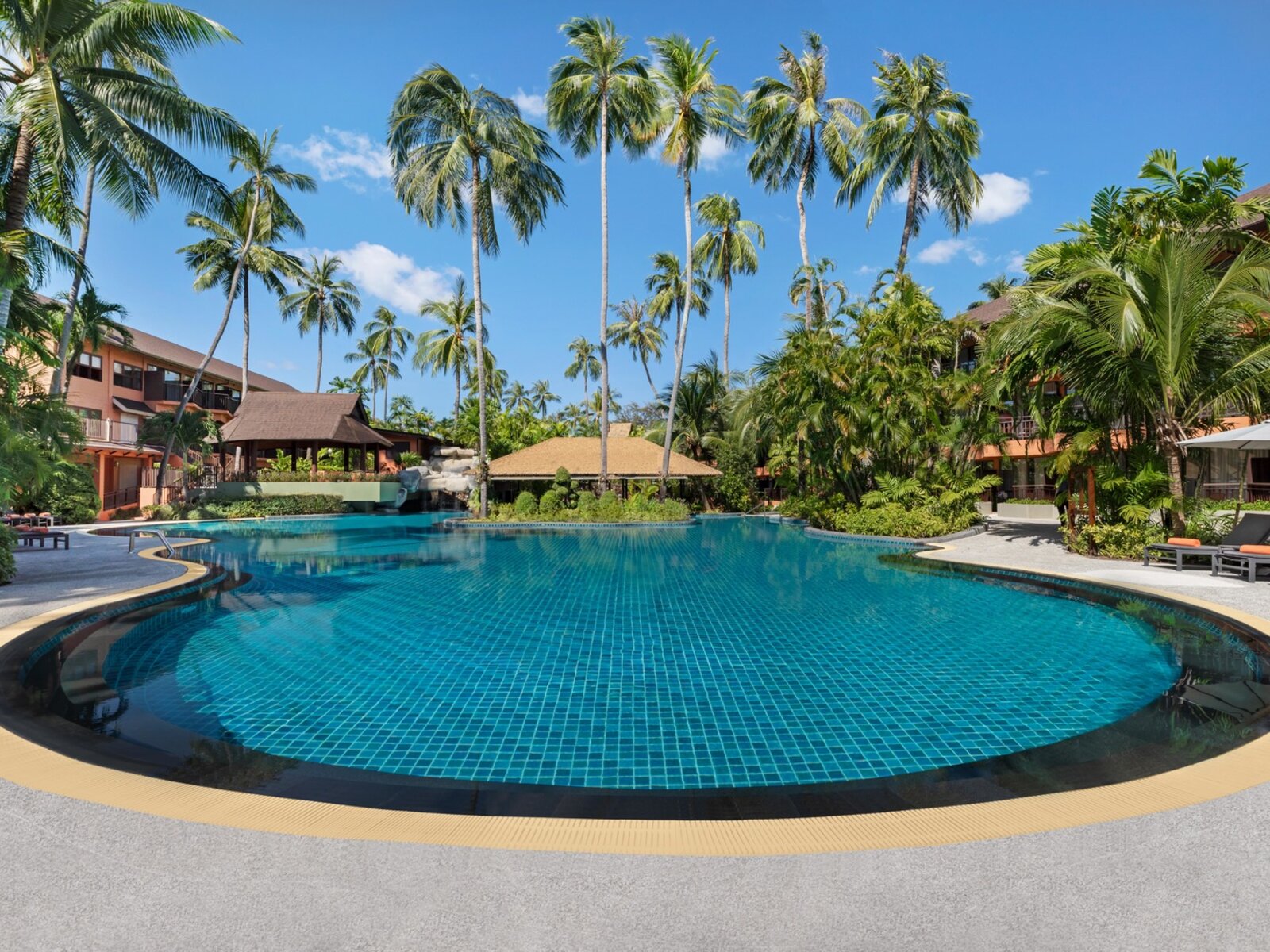 Tropical pool