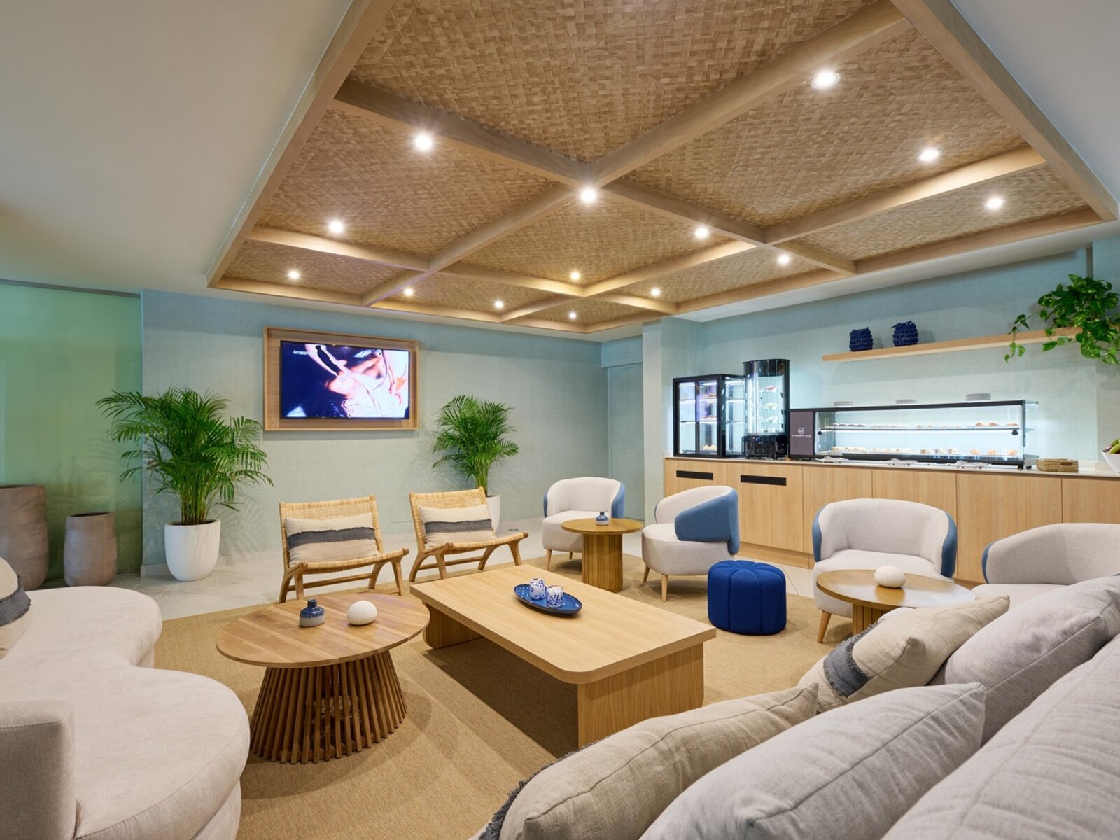 My Favorite Club Lounge