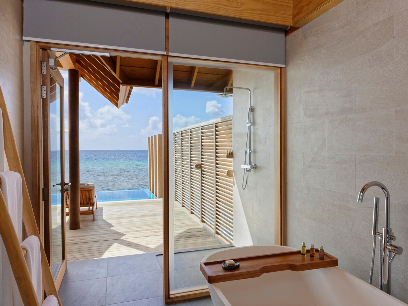 Wohnbeispiel Superior Water Villa with Pool