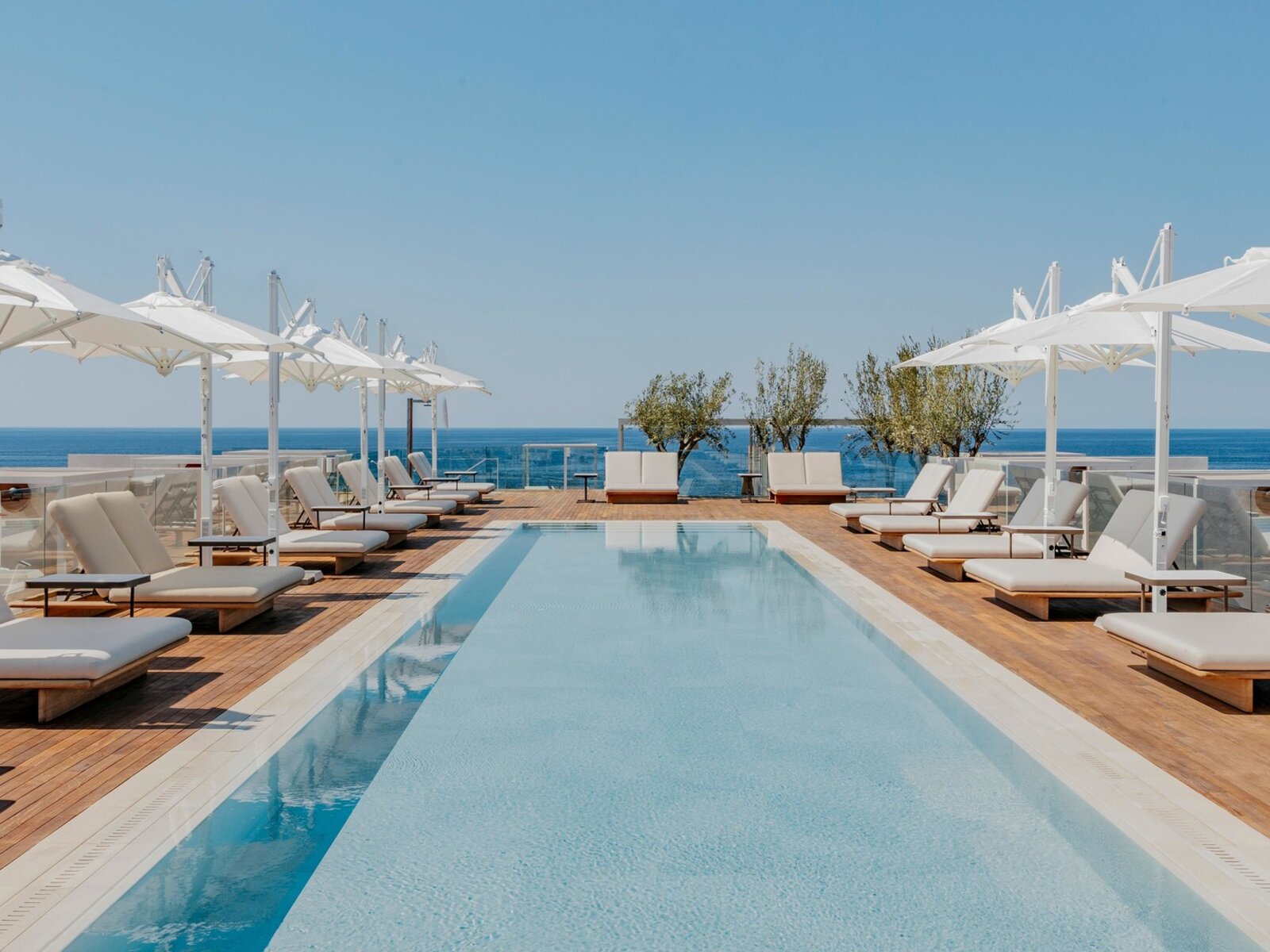 Rooftop pool - Only Adults Area
