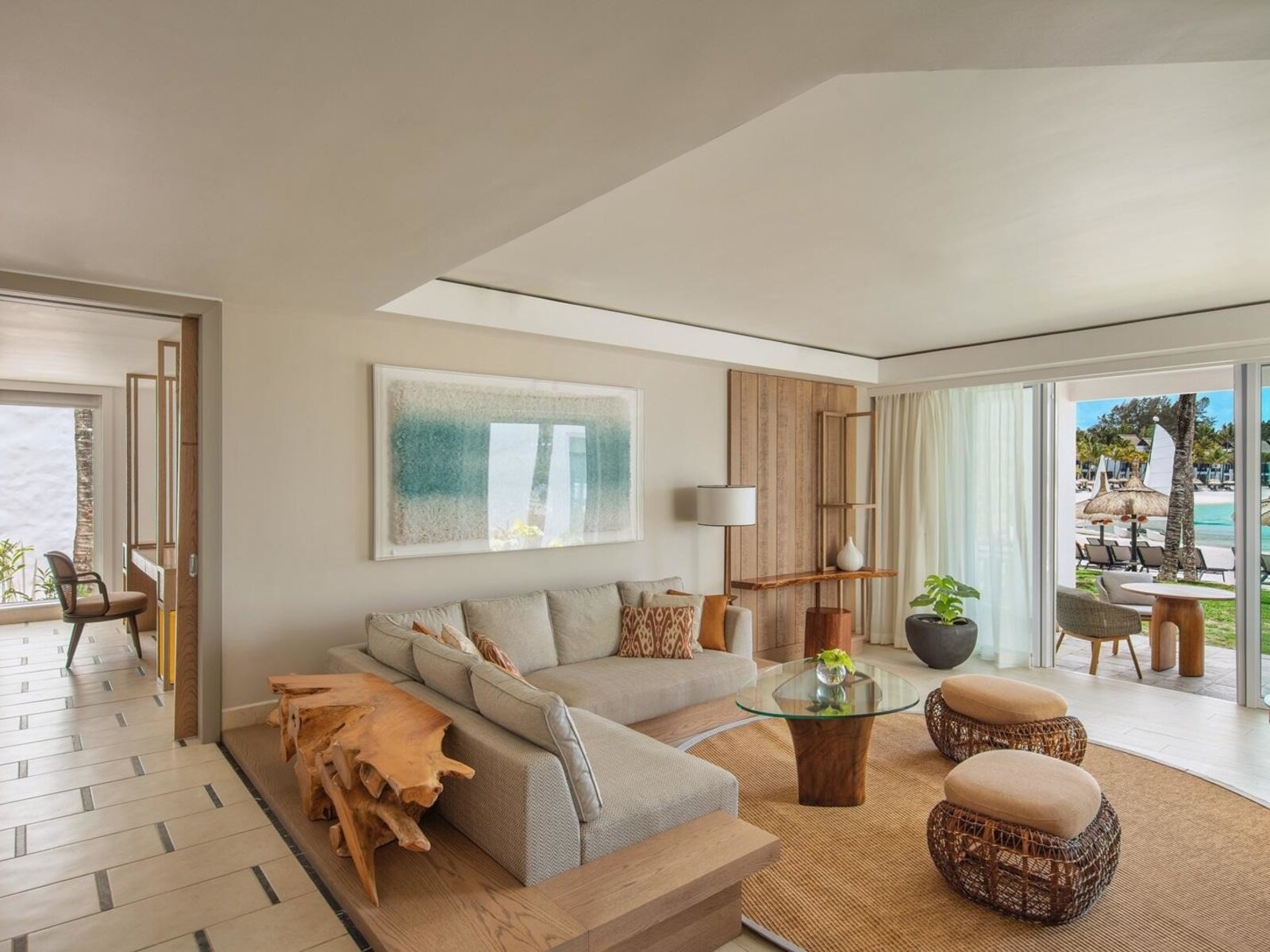 Wohnbeispiel Frangipani Signature Beachfront Suite