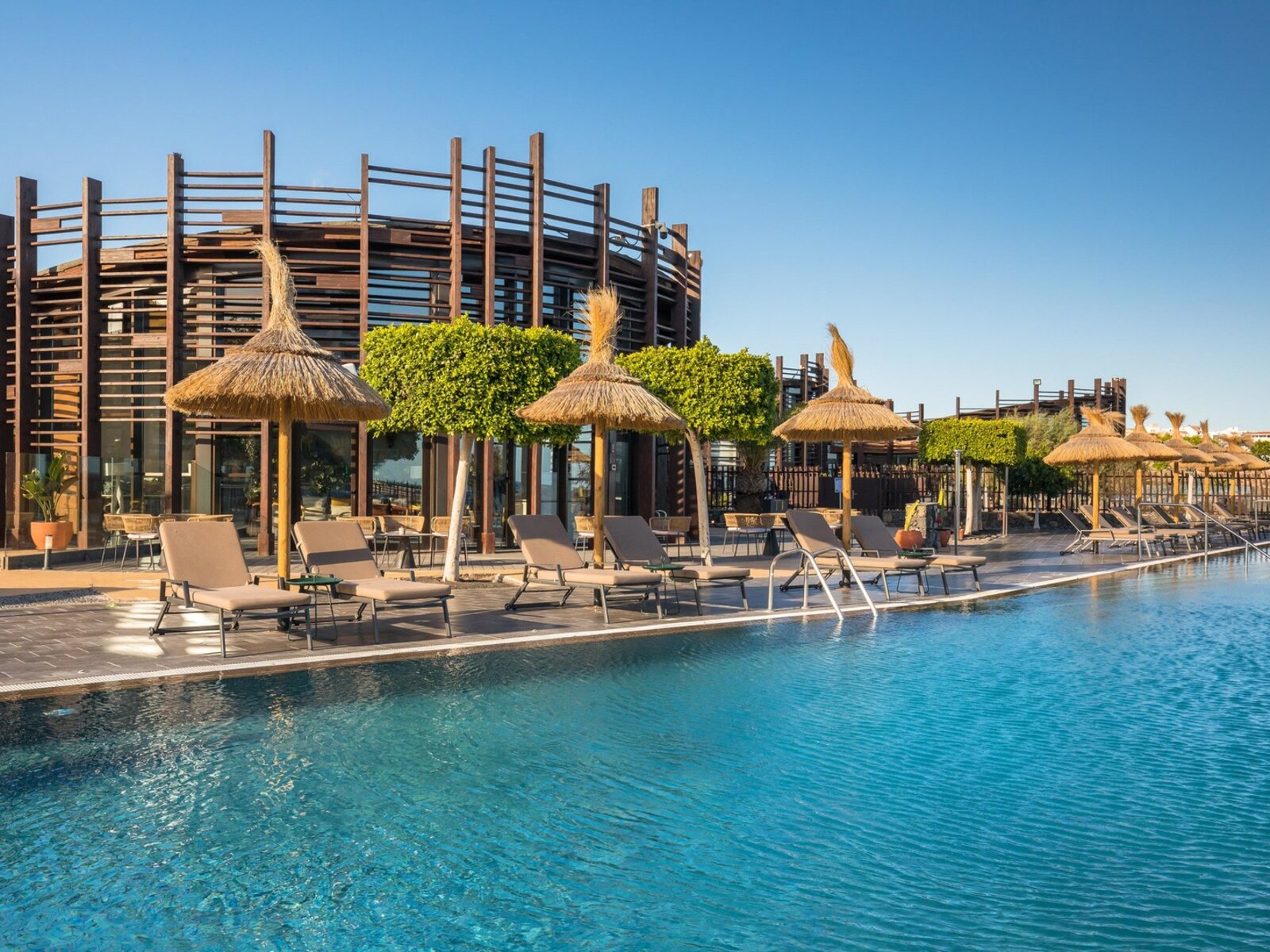 Royal Level Pool