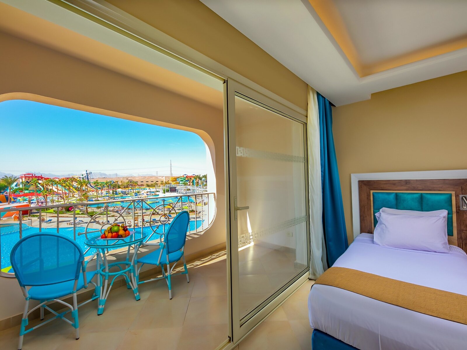 Wohnbeispiel Promotion Standard Pool View room