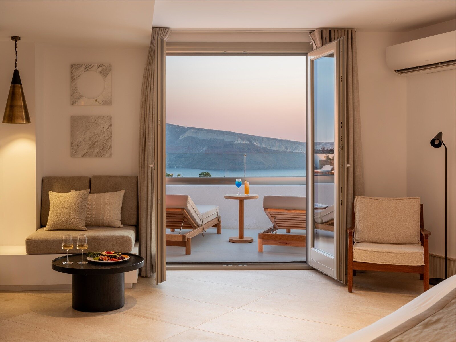 Wohnbeispiel Sunset  Sea View Suite with Pool  Jacuzzi