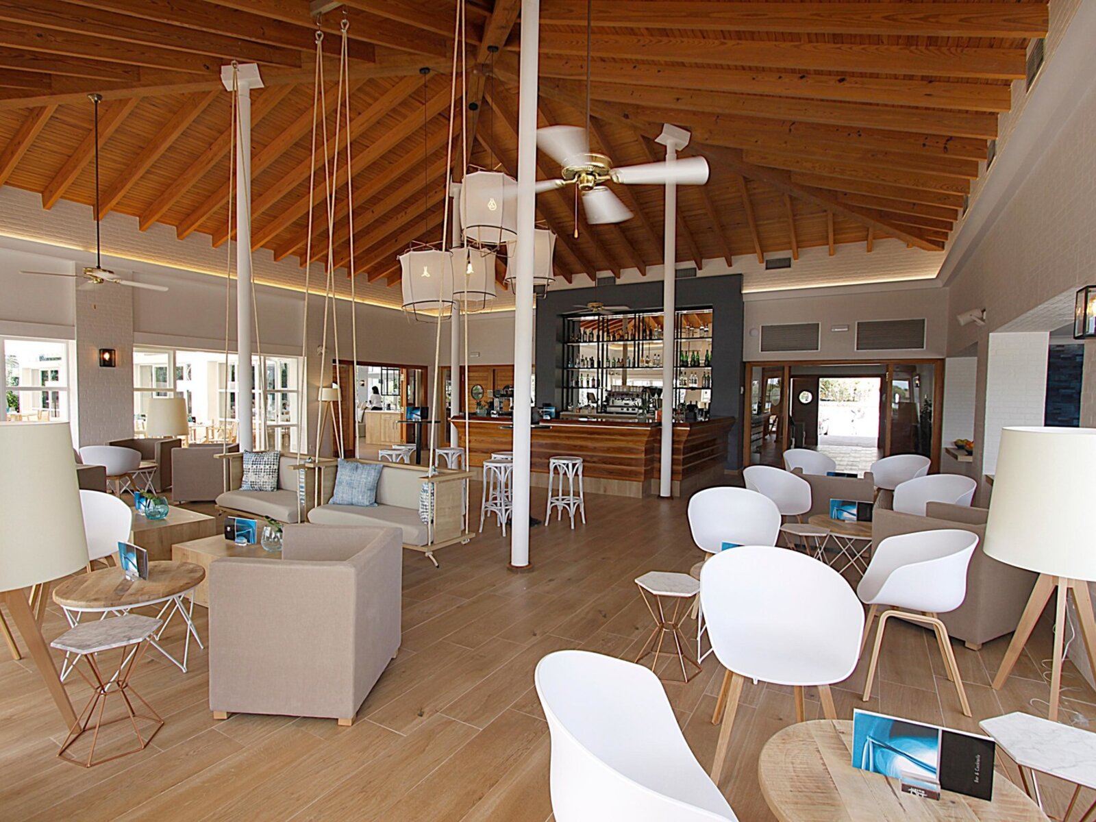 Cap Blau Lounge & Restaurant