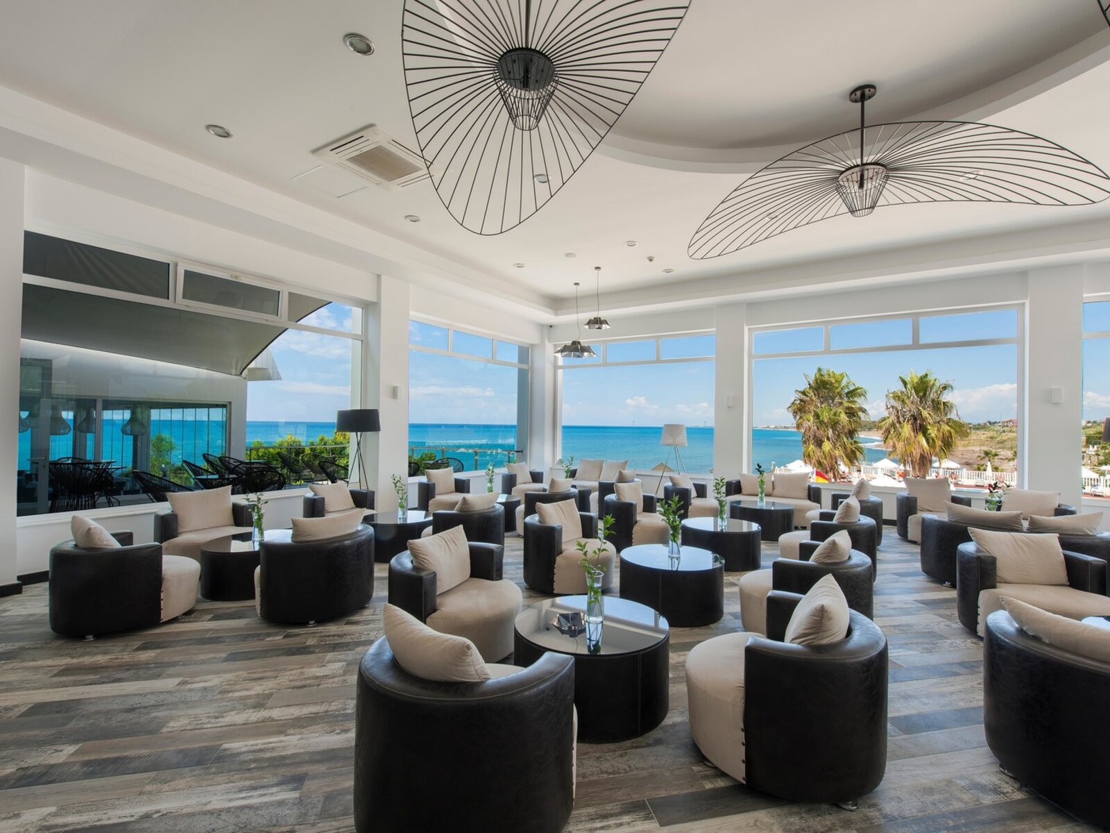 LOBBY-PIANO BAR