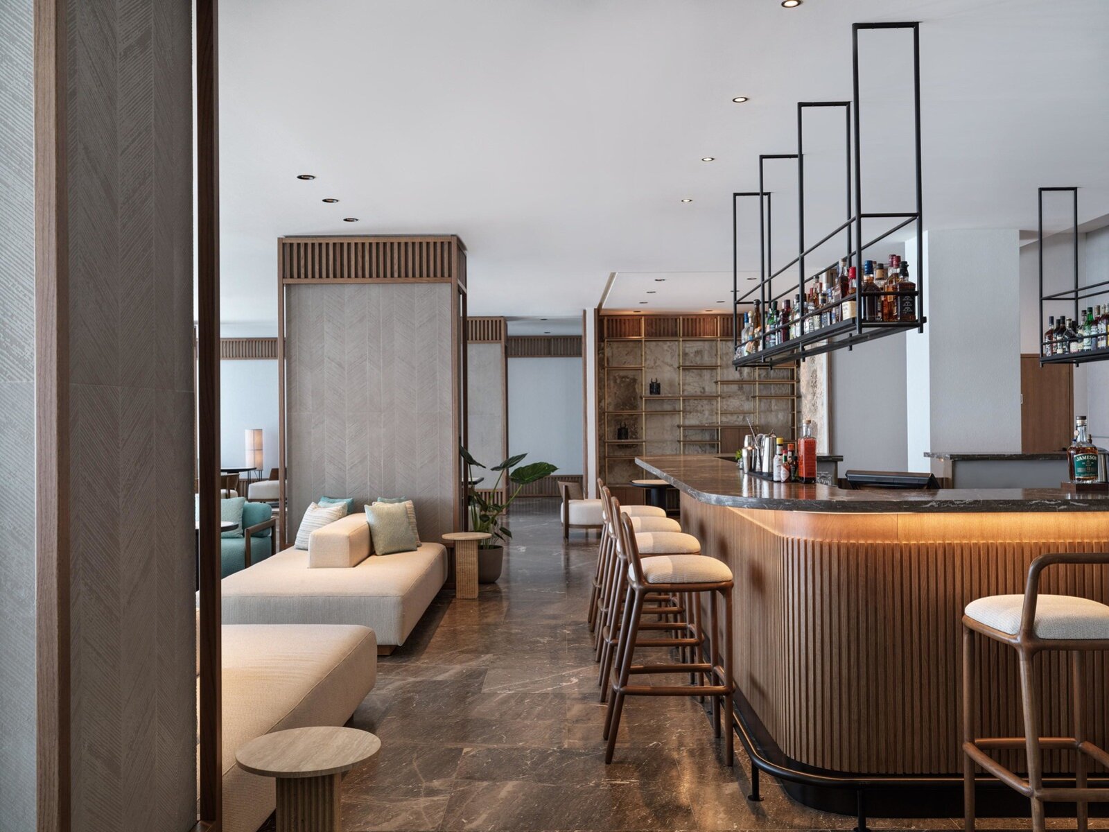 ZEUS Lobby Lounge Bar