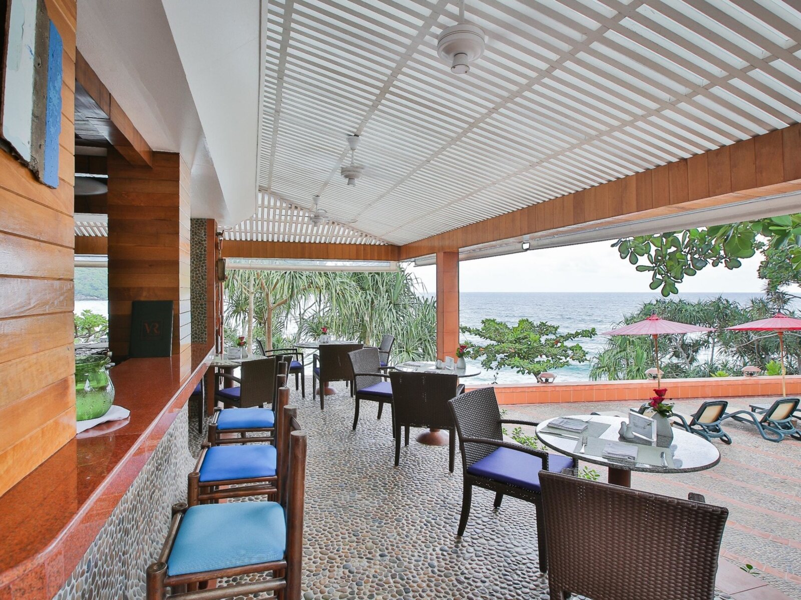 Pool Bar