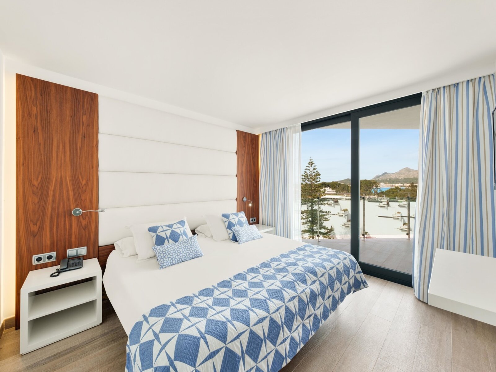 Wohnbeispiel 2 bedded apt side sea view