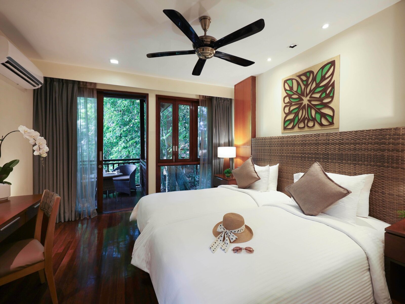 Wohnbeispiel Rainforest Chalet (Green View)