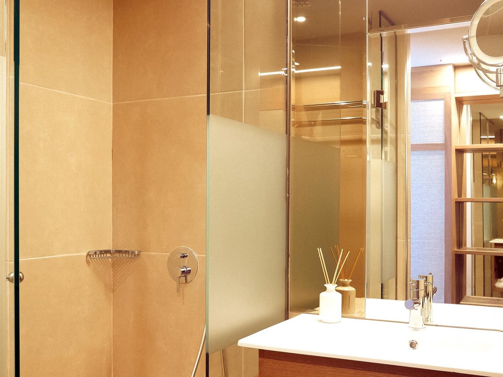 Wohnbeispiel Deluxe Suite Sea View Jetted Pool