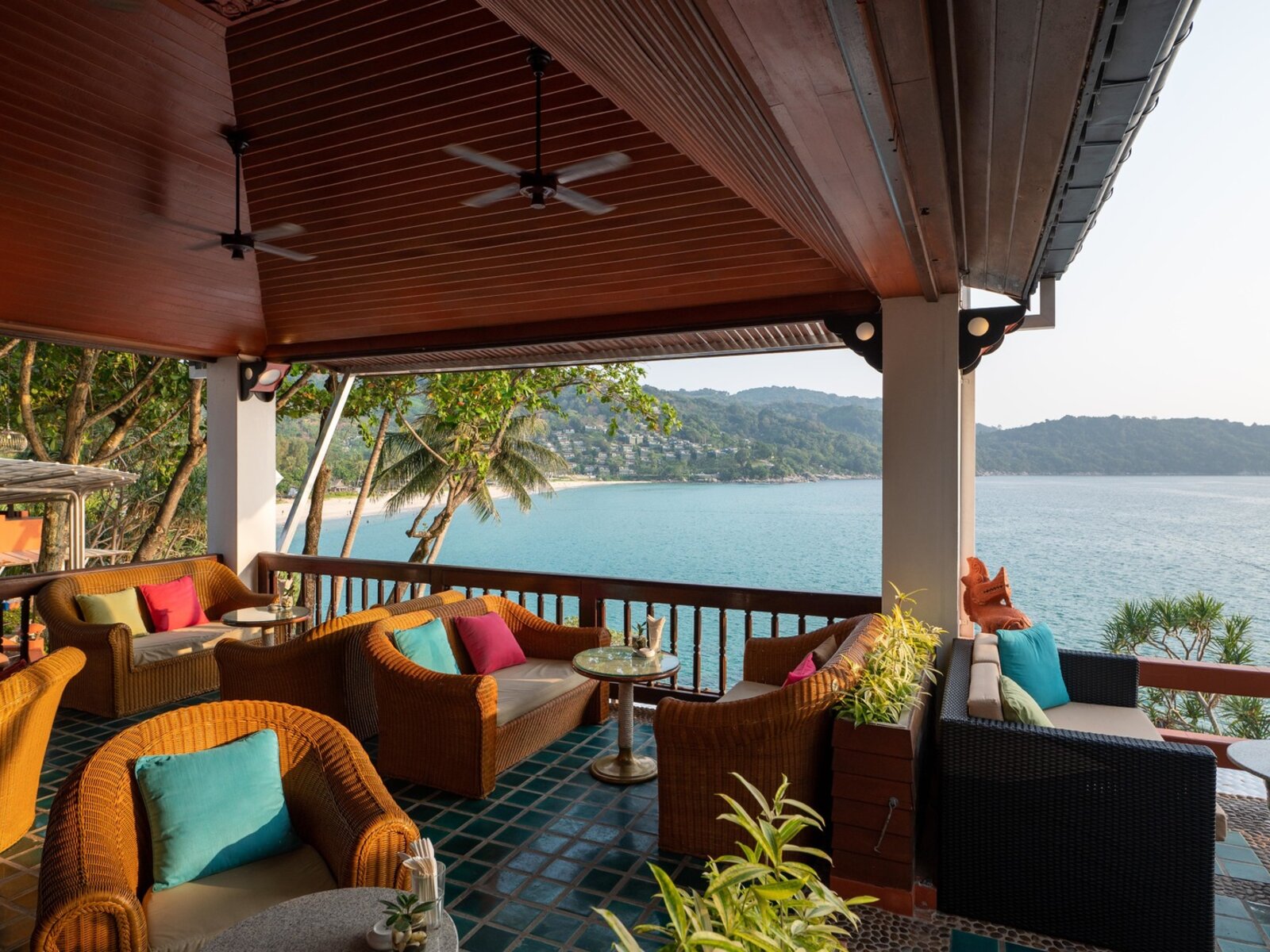 Sea Shell Bar & Veranda Lounge