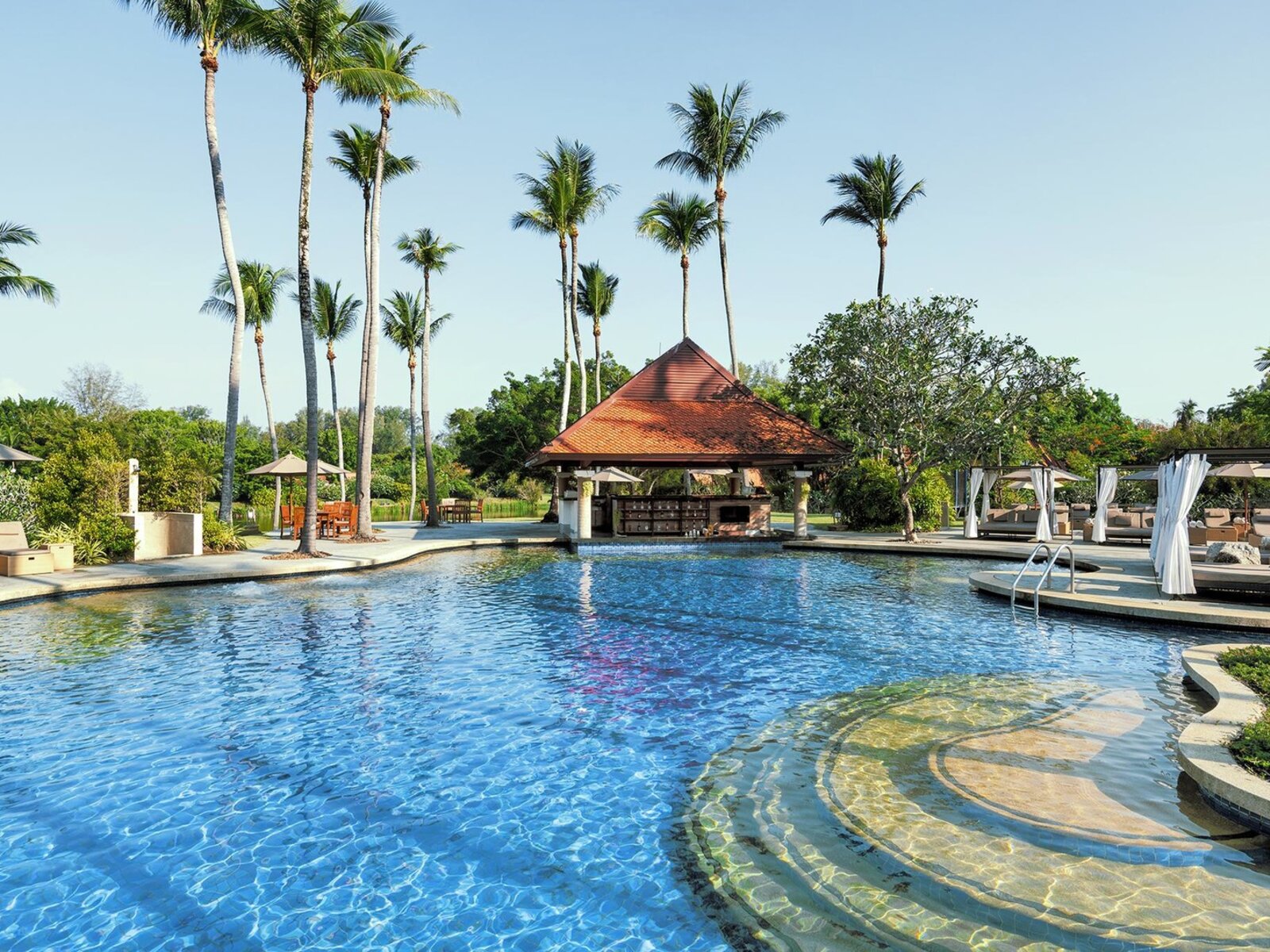 Pool Bar