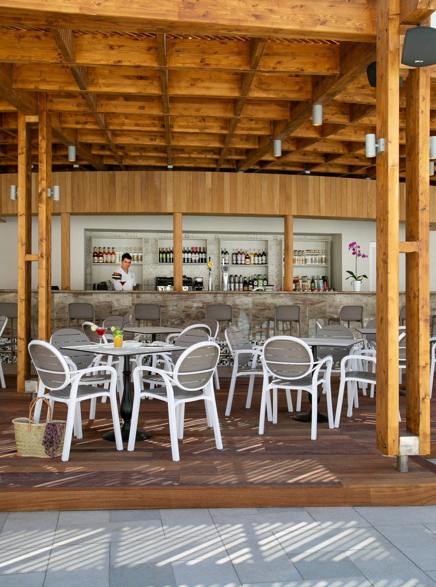 AQUA POOL BAR