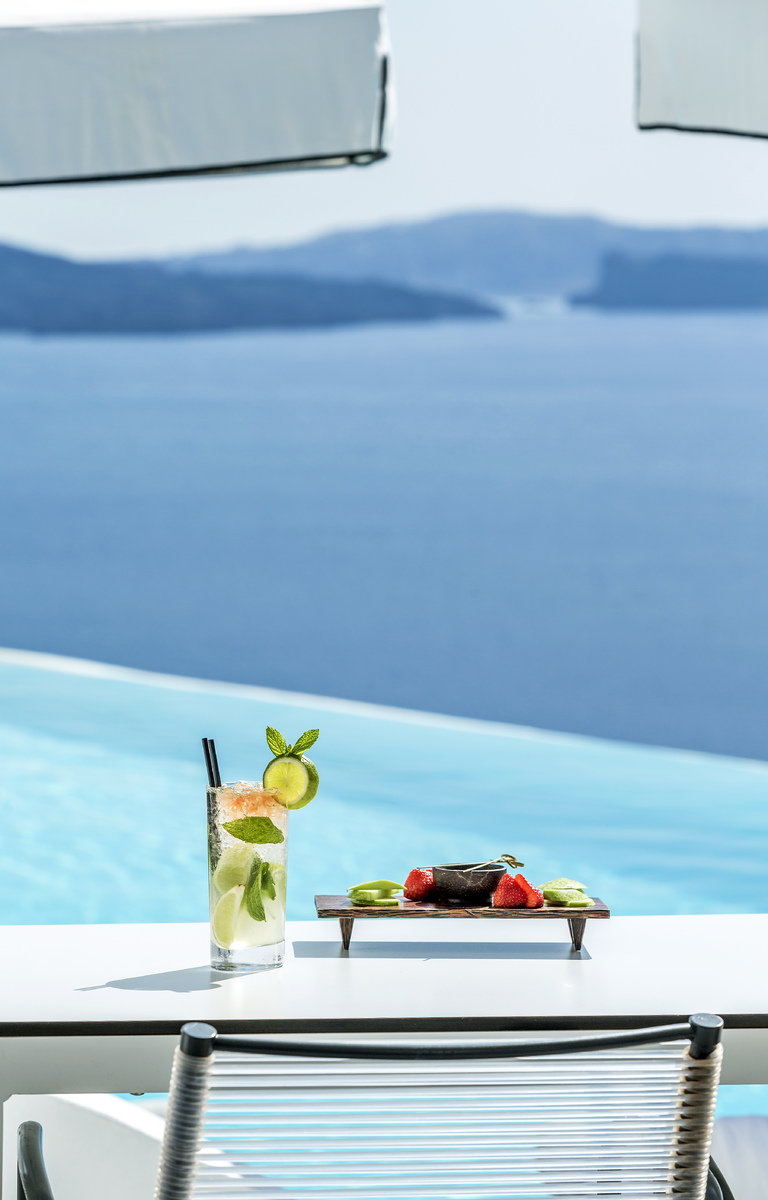 Katikies Pool Bar & Restaurant