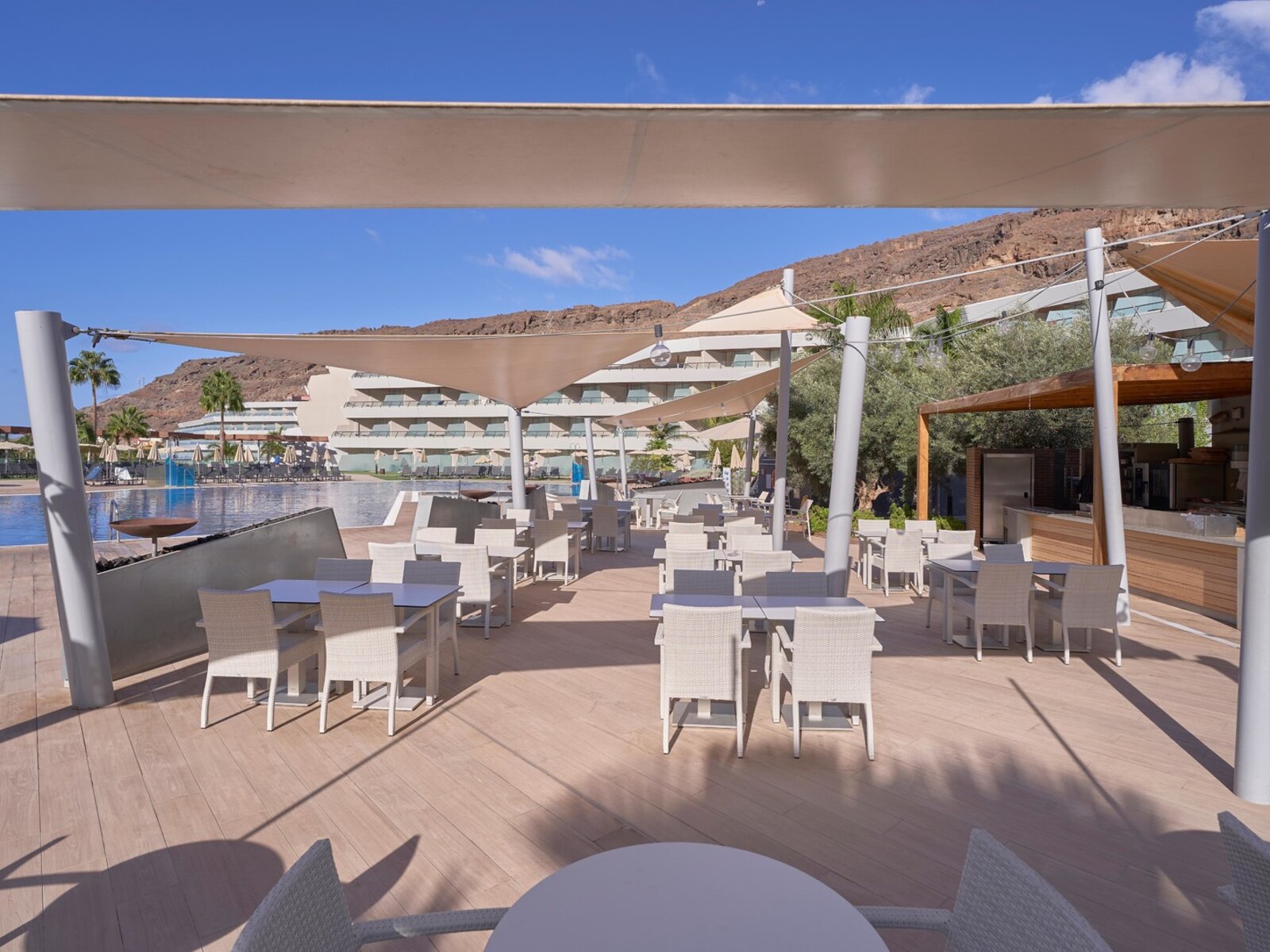 Pool Lounge