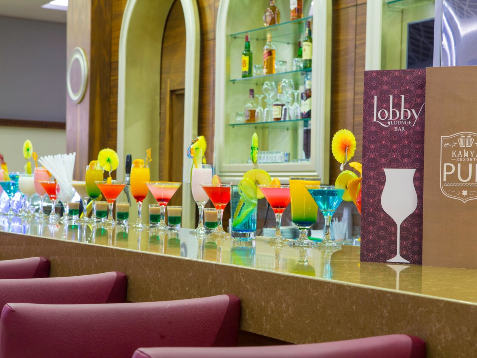 LOBBY BAR