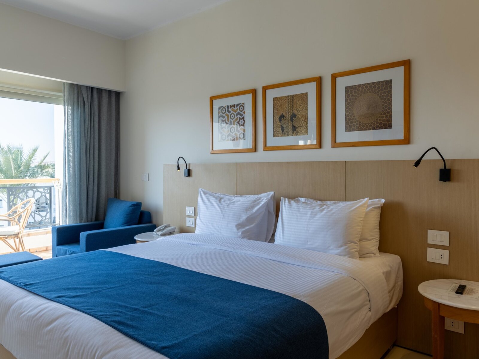 Comfort  Room West Bay