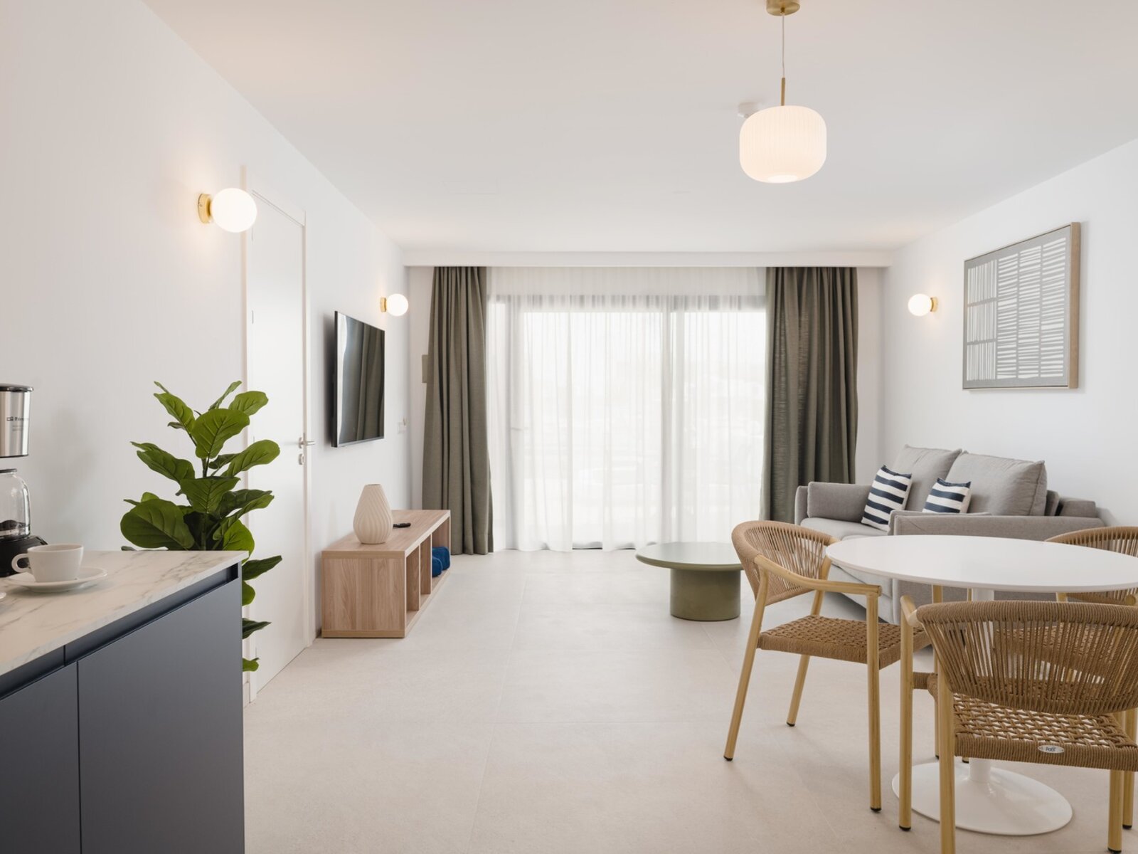 Jnr Suite Beachfront